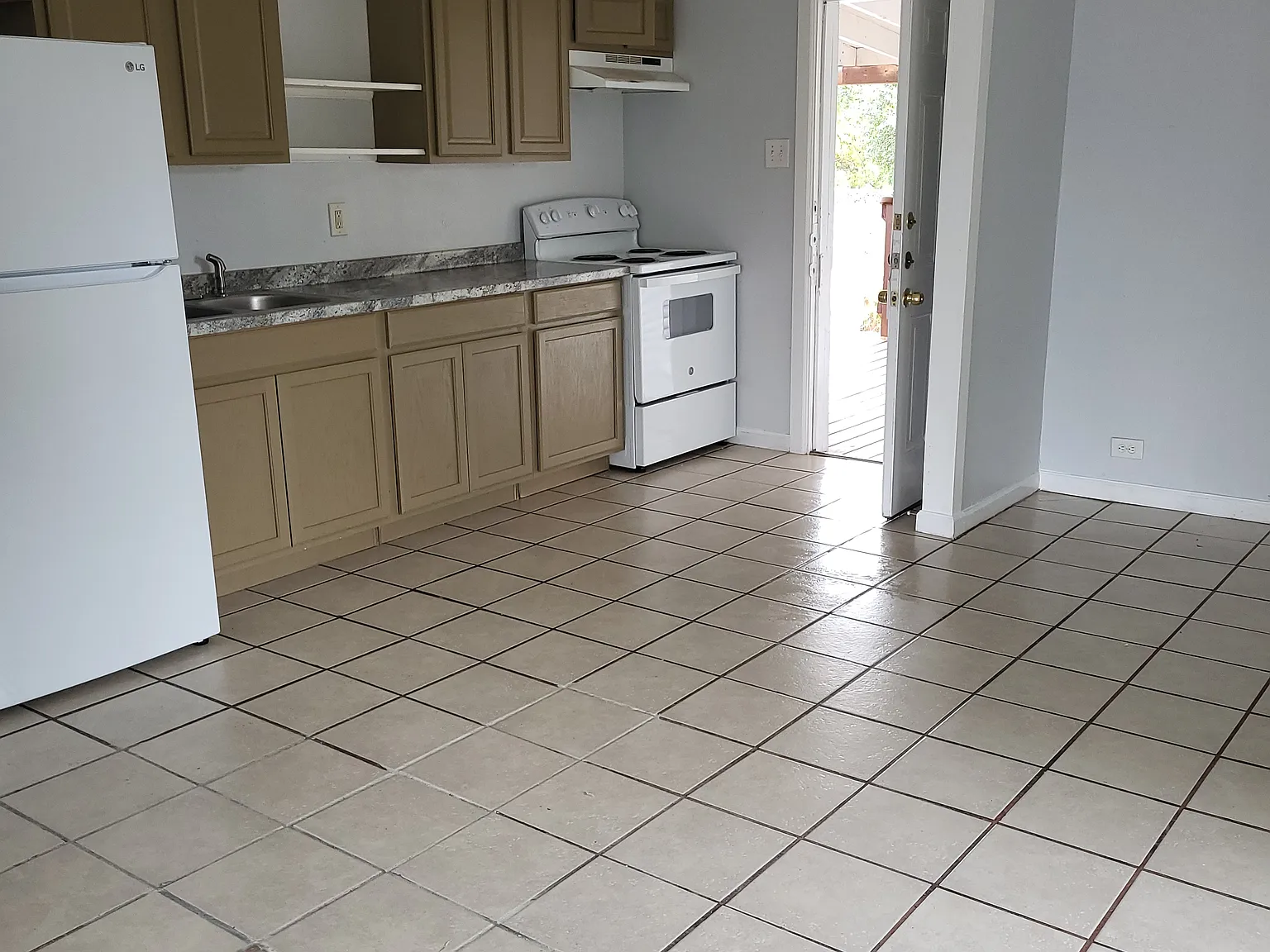 2 bed, 1350 sqft, $1,100 — Photo 3