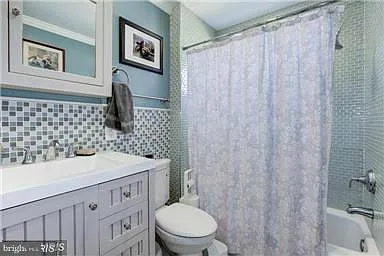 2905 Strathmeade St — Photo 4