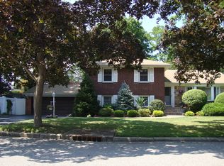 1486 Britton St, Wantagh, NY 11793