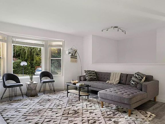 Large upper level living room