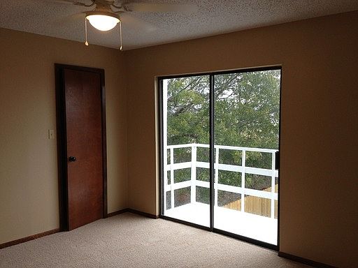 5th image of 102B Maplewood Dr