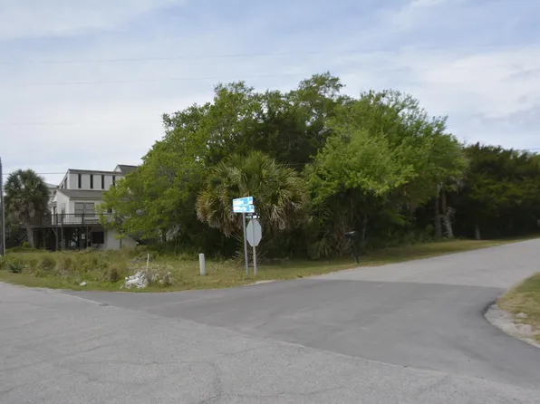2902 Myrtle St, Edisto Island, SC 29438