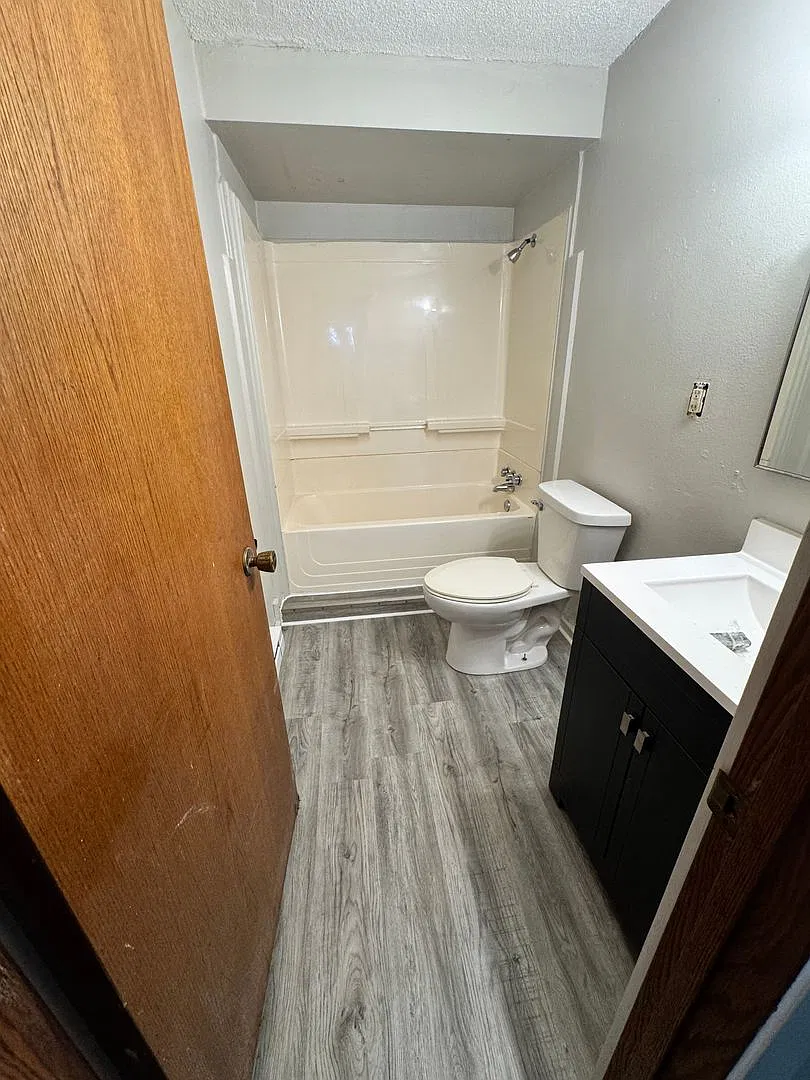 4945 Jackpine Rd NW — Photo 3