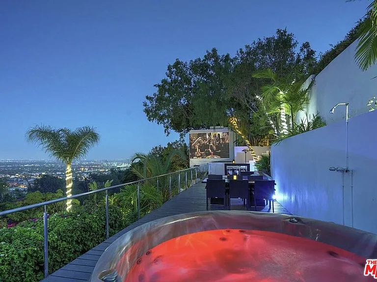 8380 Hollywood Blvd — Photo 65