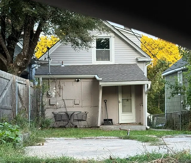 2326 South Early Street KCKS 66103 - 1 — Photo 2