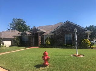 1620 N Old English Rd, Edmond, OK 73003