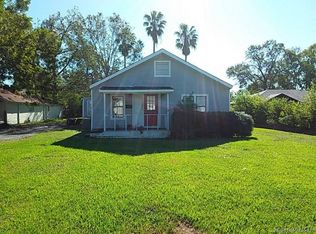 6208 Howe St, Groves, TX 77619