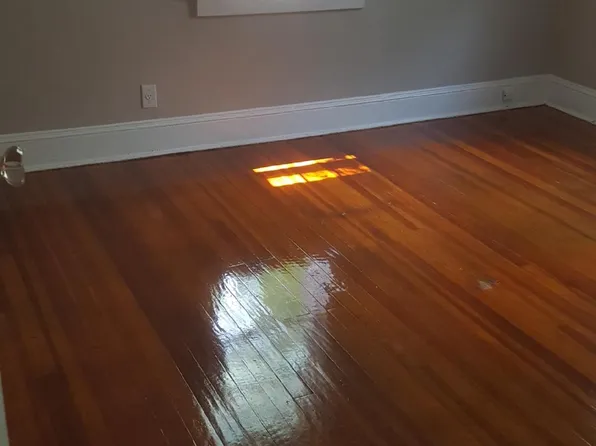 (undisclosed Address), Mineola, NY 11501