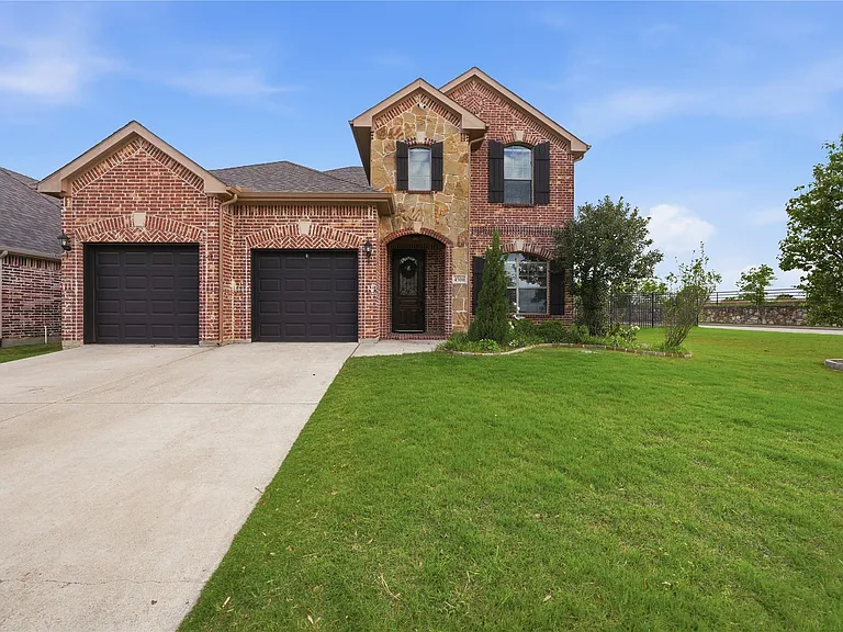 4500 Lakeside Hollow St — Photo 4