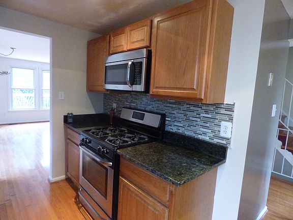 3rd image of 14466 Black Horse Ct