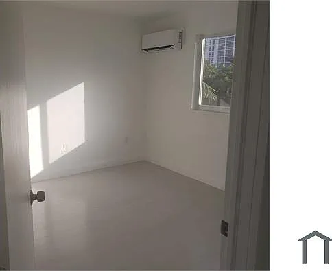746 NW 61st St — Photo 3