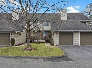 141 Foxboro Dr UNIT 141, Newington, CT 06111