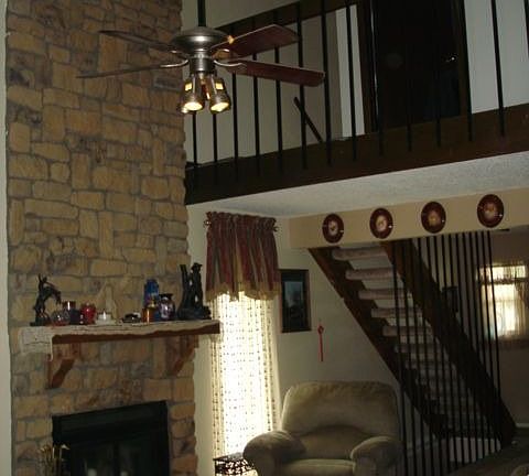 2nd image of 1618 N Timberline Dr
