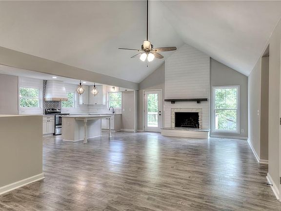 3rd image of 4110 Bolingbrook Dr