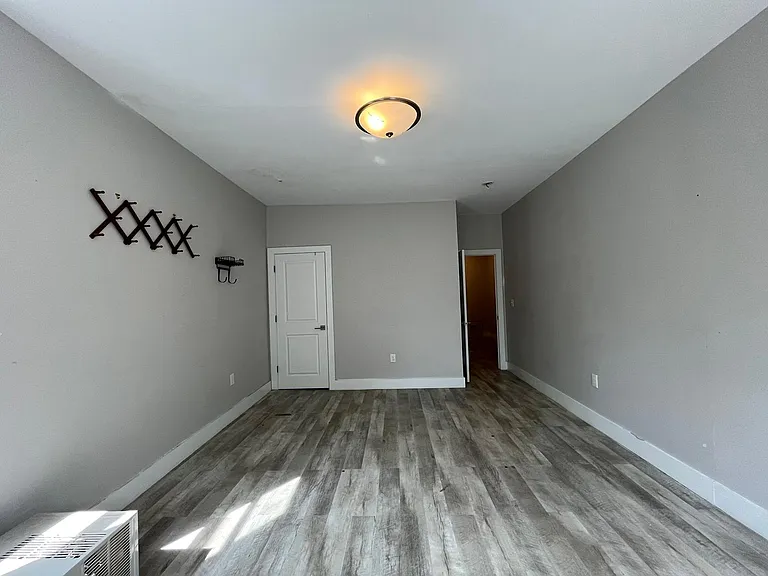 1 Britton St #35E — Photo 6