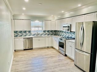 695 94th Ave N, Naples, FL 34108