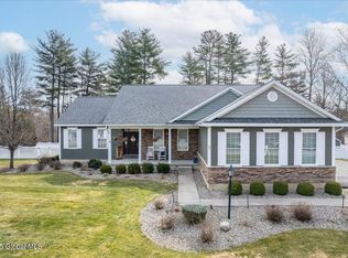 25 Burnham Rd, Wilton, NY 12831