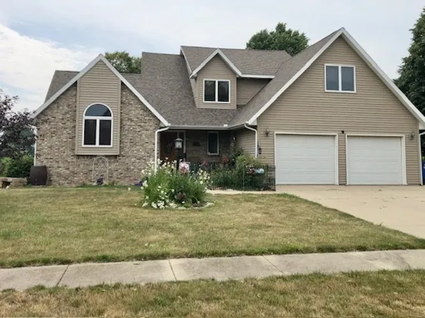 2016 Spruce Ln, Monticello, IL 61856