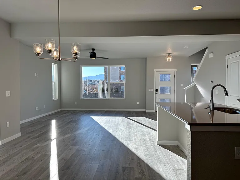 3118 Monteluna Grv — Photo 8