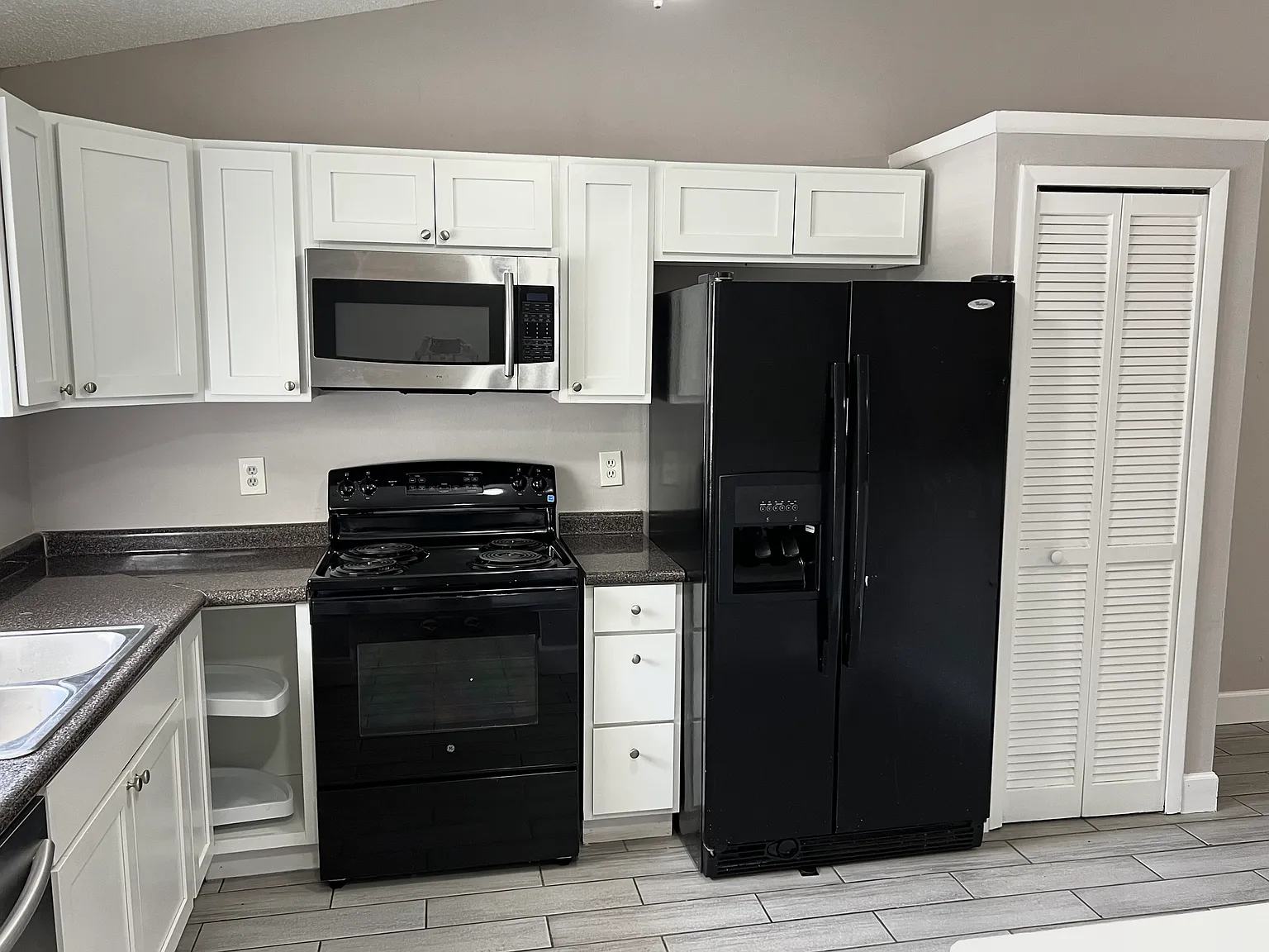 2 bed, 785 sqft, $1,700 — Photo 2
