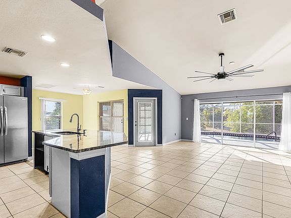 5th image of 4212 NW 37th Ave