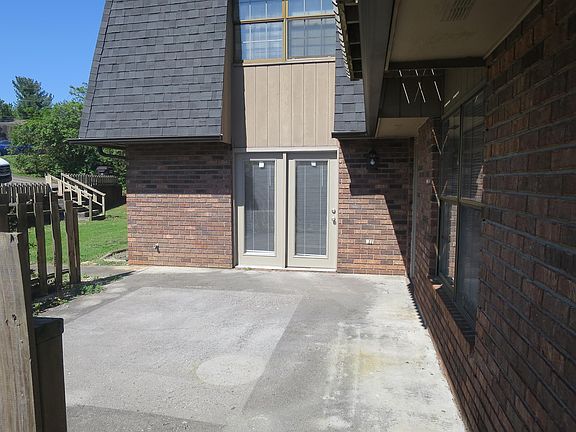 3rd image of 9009 Creekside Ln #D