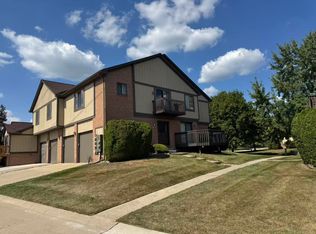 70 Meadow Wood Dr #155, Rochester, MI 48307