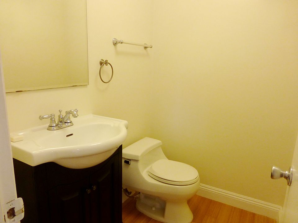 2nd image of 3921 Mesa Street