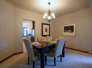27 S Garfield Ave, Mundelein, IL