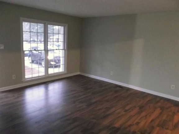 3rd image of 511 Lakewood Dr