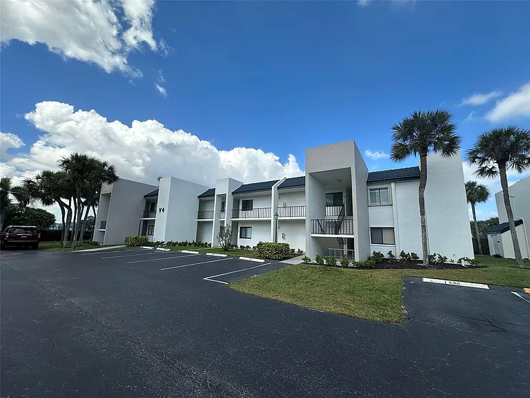 1605 US Highway 1 #V-4-104 — Photo 20