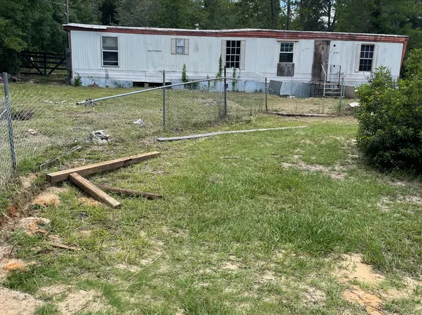 511 Oakcrest Dr, Interlachen, FL 32148