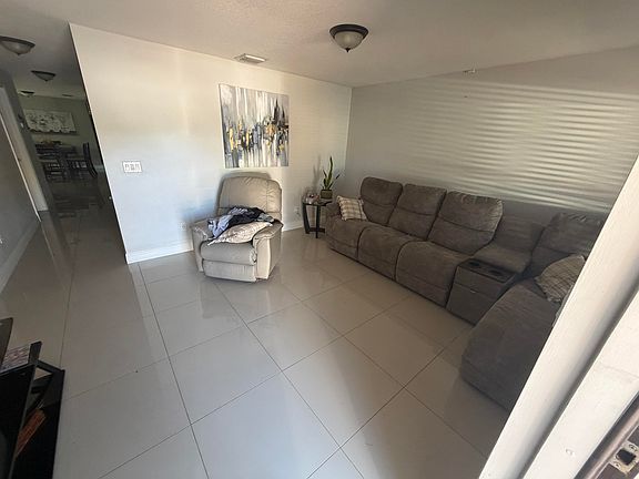 2nd image of 5928 Papaya Rd