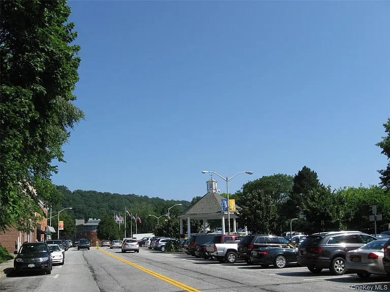 8 Foxwood Dr #4 — Photo 30