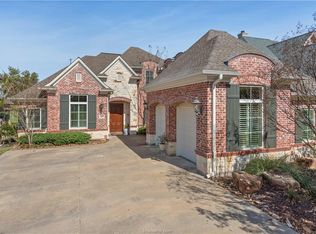 4407 Willowick Dr, Bryan, TX 77802