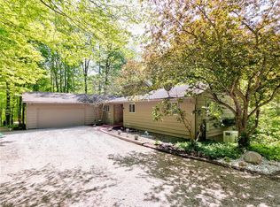 14483 W Ridge Dr, Novelty, OH 44072