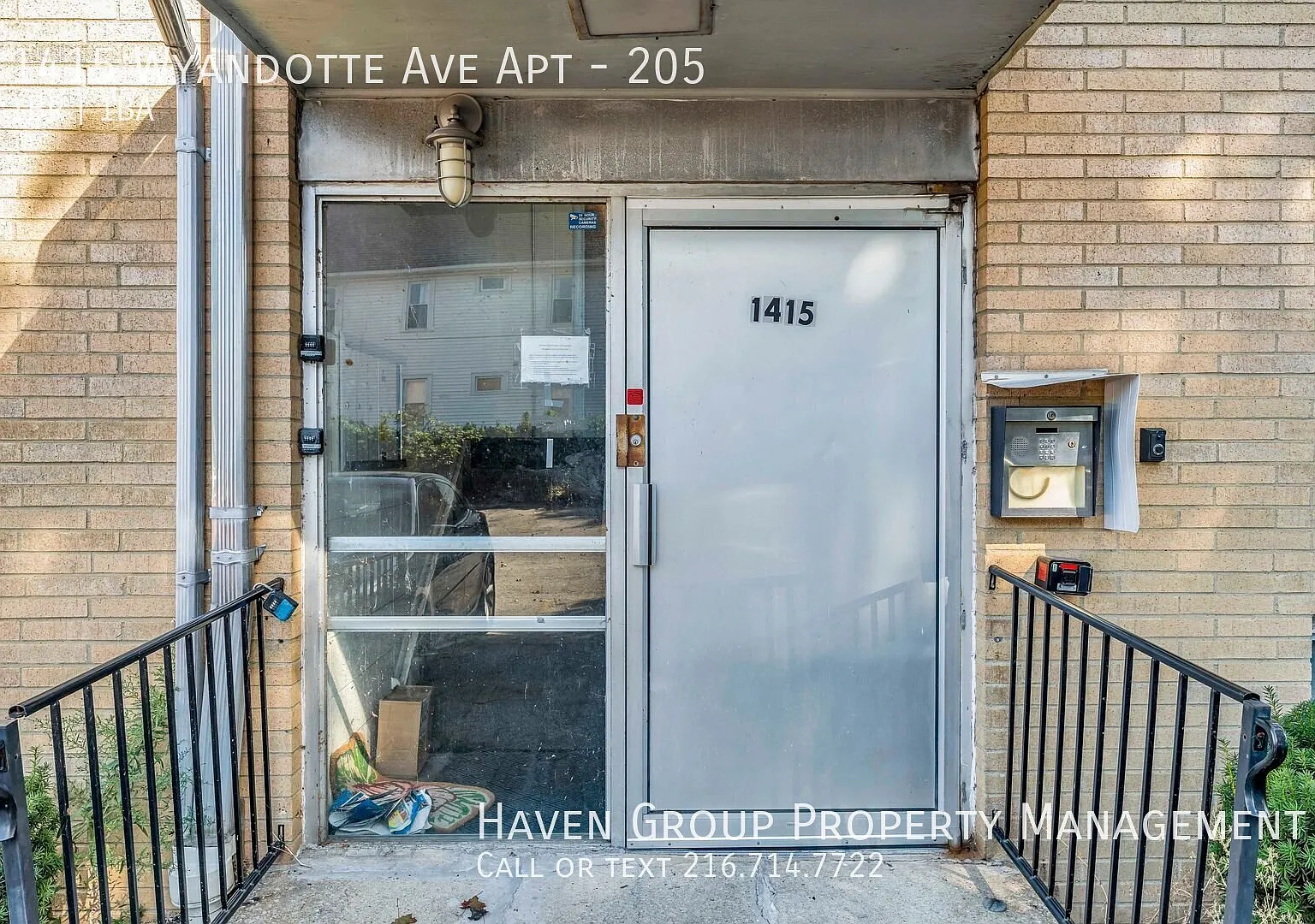 1415 Wyandotte Ave | Apt 205, Lakewood, Oh 44107 - Spacious 1-Bed 1-Bath Multi-Family Home!Heat/G... — Photo 3
