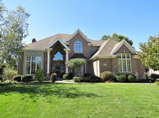 749 Twin Elms Ln, Batavia, IL 60510