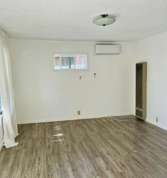 2371 Edgewater Ter — Photo 3