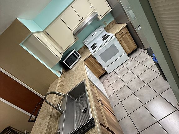 2nd image of 2023 SW 39th Way