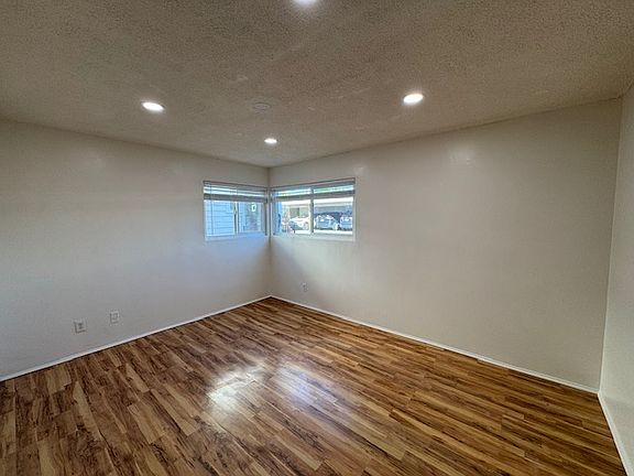 4th image of 414 E Route 66 APT 4
