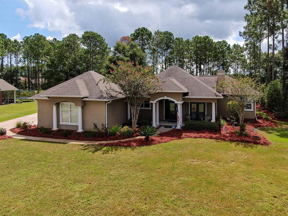 1st image of 580 Club House Dr W