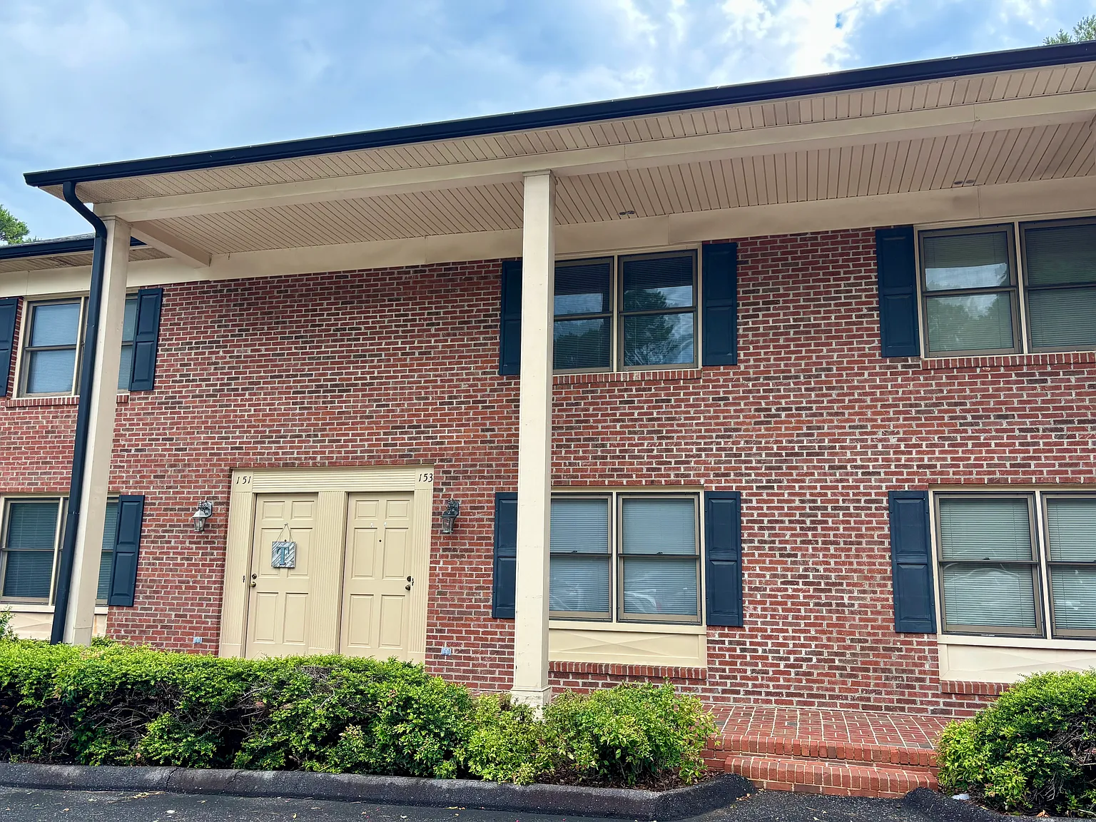 2 bed, $1,200 — Photo 1