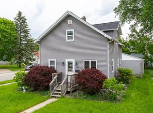 528 6th St, Menasha, WI 54952