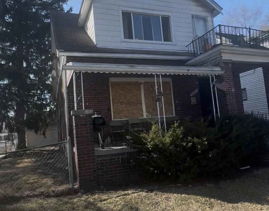 15703 Snowden St, photo 2