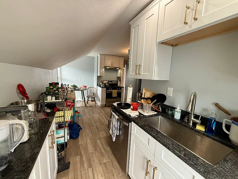 17 Amy St #3R — Photo 5