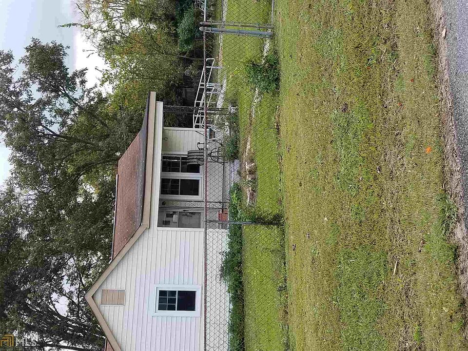 2nd image of 416 Myrtle St