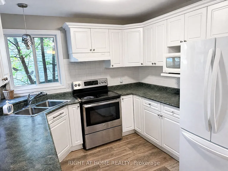 890 Guildwood Blvd — Photo 11