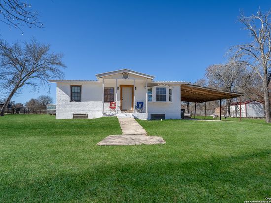 922 county road 6848, Lytle, TX 78052