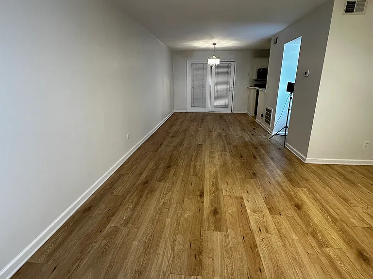 1002 Brighton Point — Photo 4